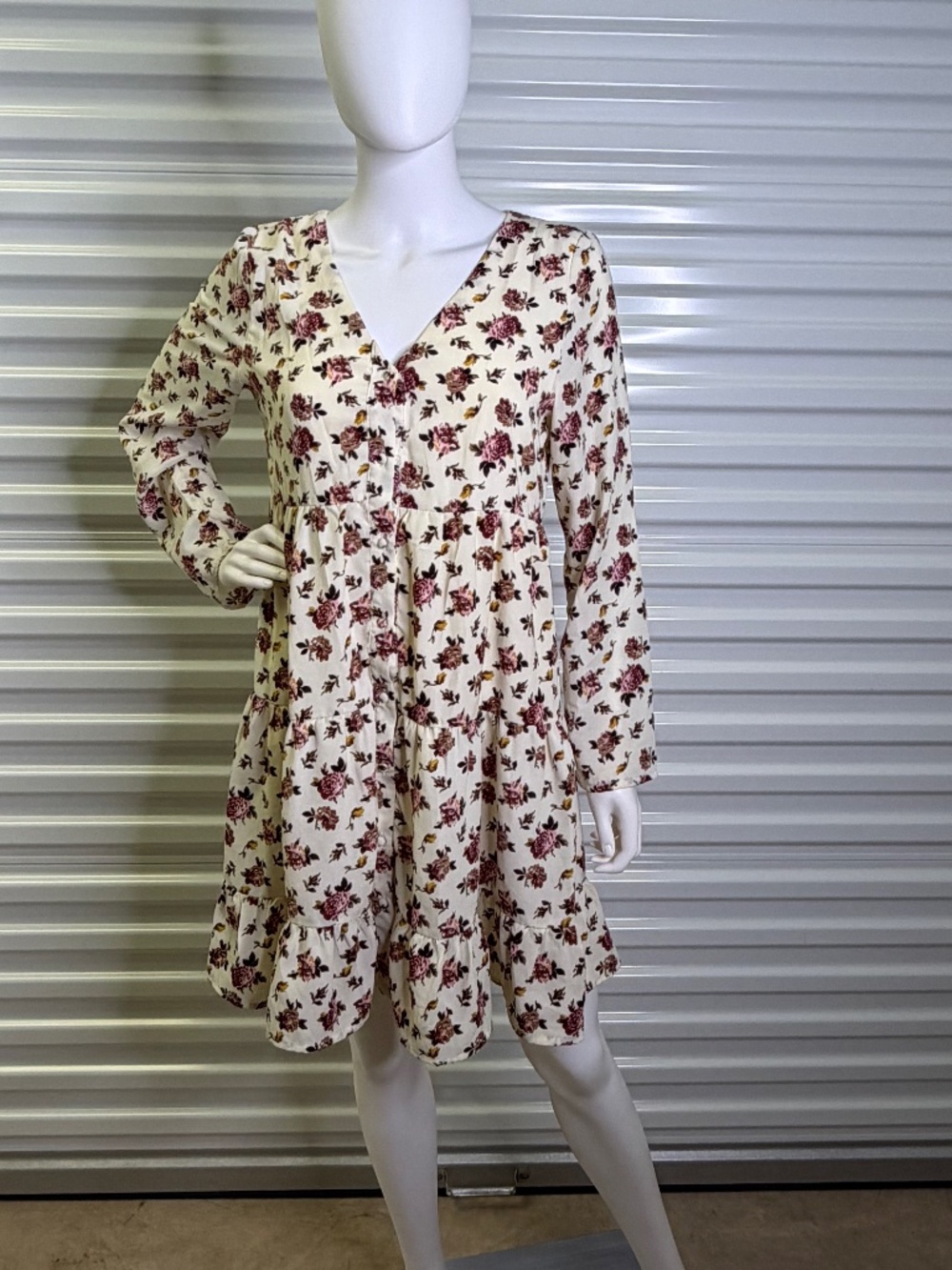 Promesa Womens M Floral and Cream Long Sleeve Dress with Ruffle Bottom